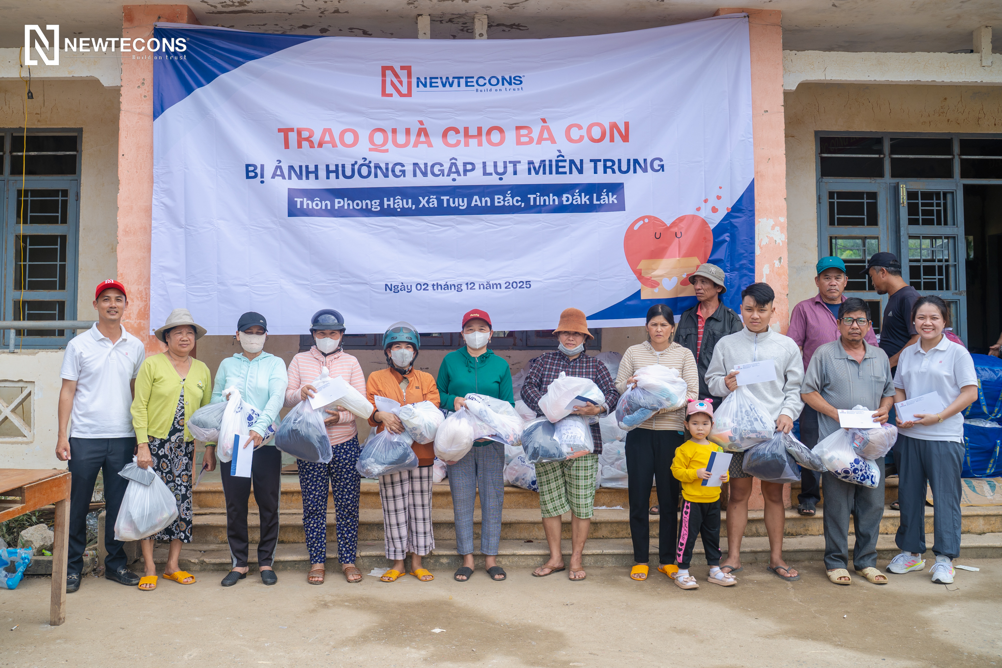NEWTECONS TIẾP TỤC HÀNH TRÌNH SẺ CHIA HƯỚNG VỀ ĐỒNG BÀO MIỀN TRUNG – TÂY NGUYÊN